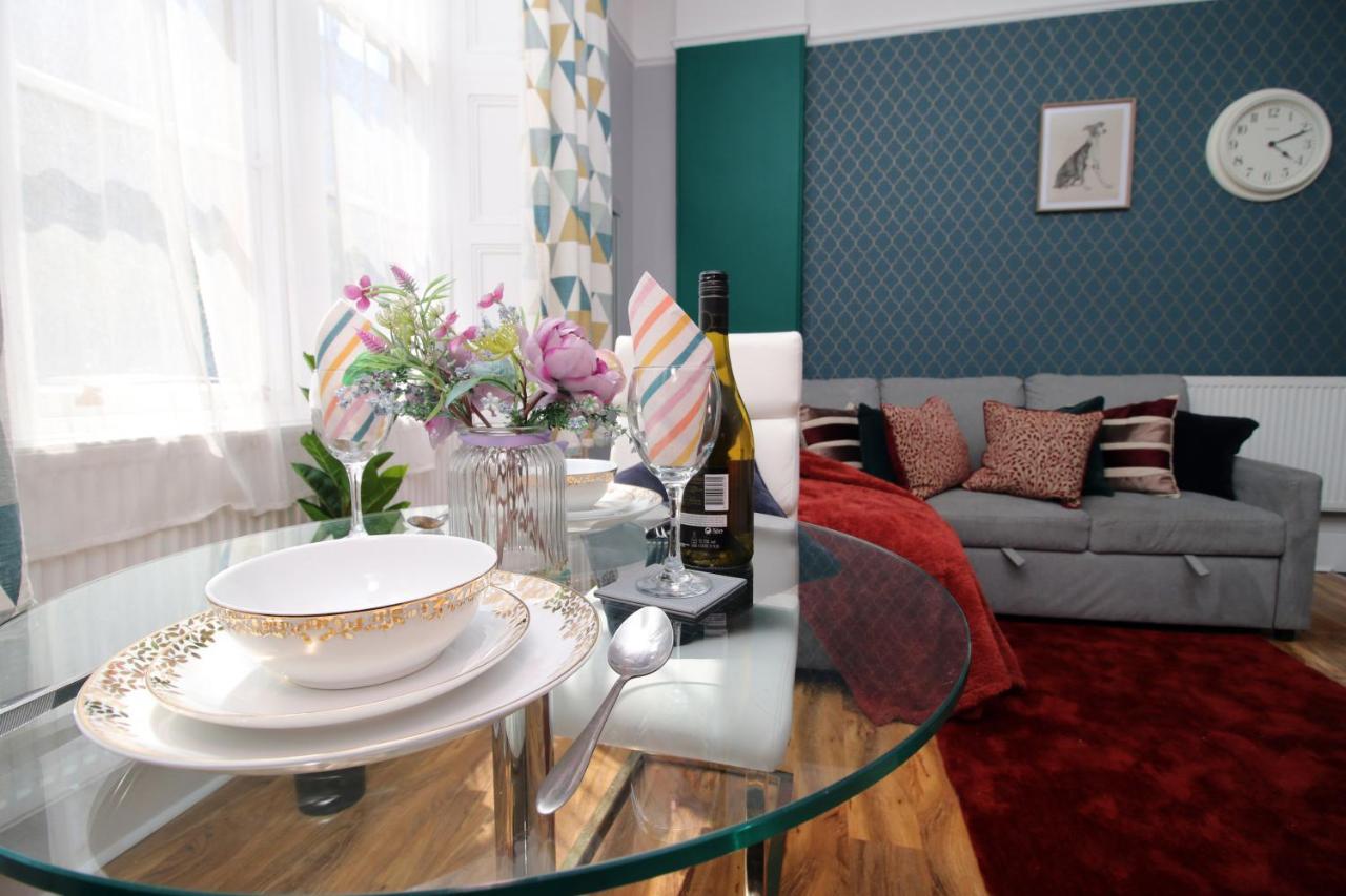 Sleek And Stylish 2 Bed In Clifton - Garden Apartman Bristol Kültér fotó